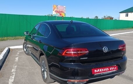 Volkswagen Passat B8 рестайлинг, 2017 год, 2 000 000 рублей, 2 фотография