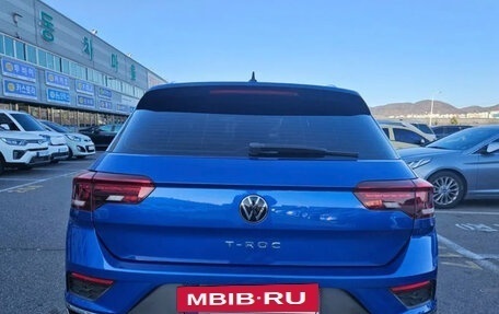 Volkswagen T-Roc I, 2023 год, 1 390 123 рублей, 4 фотография