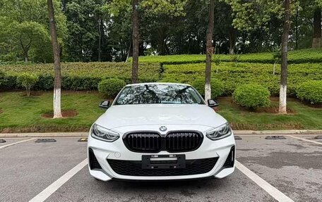 BMW 1 серия, 2022 год, 1 346 000 рублей, 2 фотография