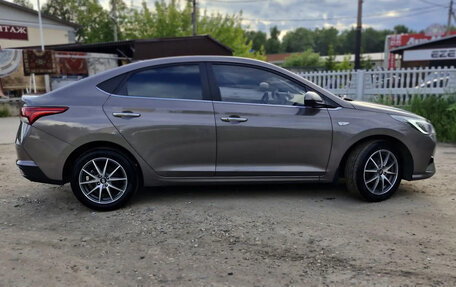 Hyundai Solaris II рестайлинг, 2021 год, 1 550 000 рублей, 5 фотография