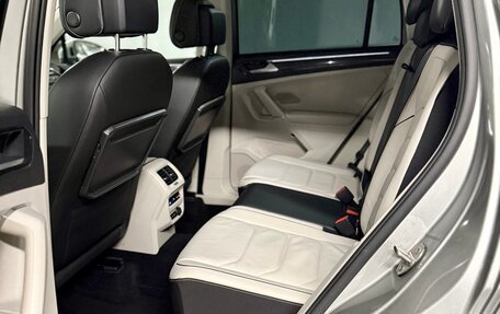 Volkswagen Tiguan II, 2018 год, 3 000 000 рублей, 15 фотография