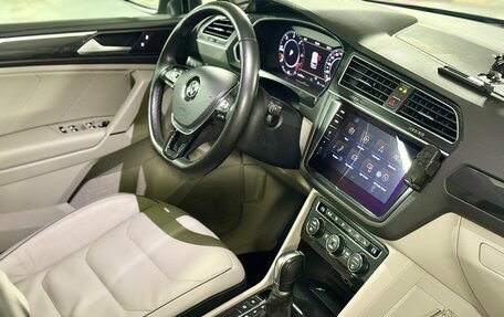 Volkswagen Tiguan II, 2018 год, 3 000 000 рублей, 19 фотография