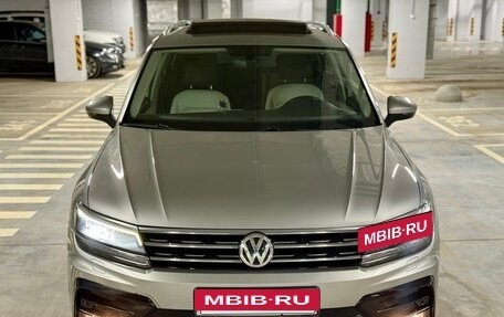 Volkswagen Tiguan II, 2018 год, 3 000 000 рублей, 22 фотография