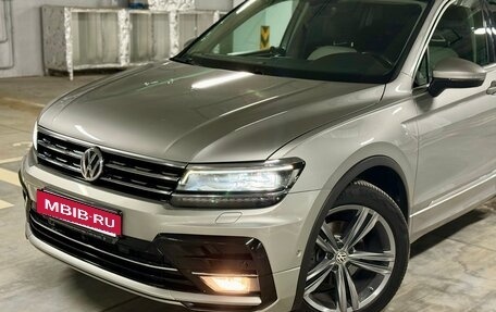 Volkswagen Tiguan II, 2018 год, 3 000 000 рублей, 38 фотография