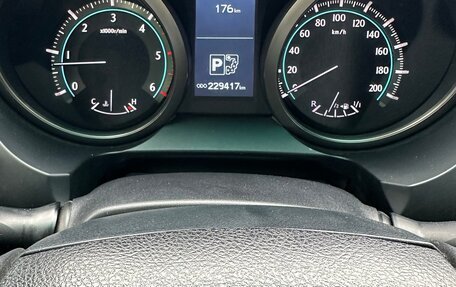 Toyota Land Cruiser Prado 150 рестайлинг 2, 2010 год, 2 000 000 рублей, 6 фотография