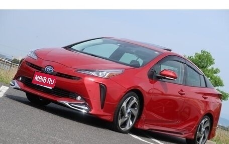 Toyota Prius IV XW50, 2022 год, 1 700 000 рублей, 1 фотография