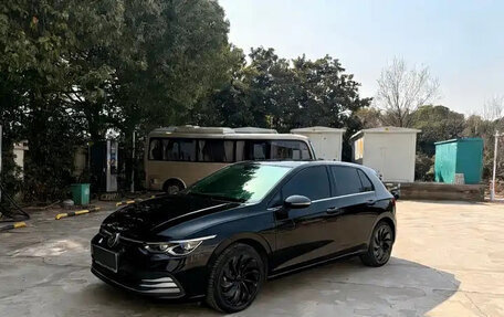 Volkswagen Golf VIII, 2021 год, 1 294 700 рублей, 1 фотография
