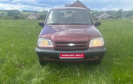 Chevrolet Niva I рестайлинг, 2003 год, 225 000 рублей, 1 фотография
