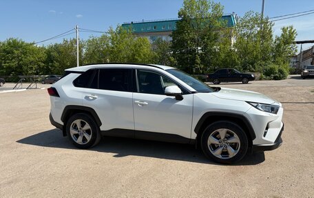 Toyota RAV4, 2020 год, 3 450 000 рублей, 3 фотография