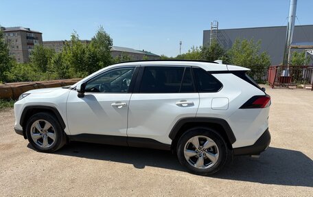 Toyota RAV4, 2020 год, 3 450 000 рублей, 5 фотография