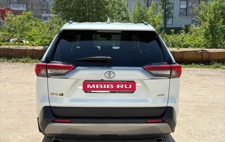 Toyota RAV4, 2020 год, 3 450 000 рублей, 4 фотография