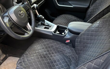 Toyota RAV4, 2020 год, 3 450 000 рублей, 9 фотография