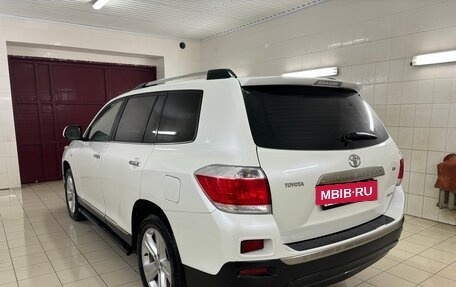 Toyota Highlander III, 2011 год, 2 100 000 рублей, 3 фотография