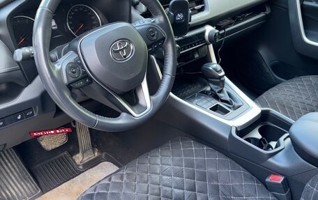 Toyota RAV4, 2020 год, 3 450 000 рублей, 8 фотография