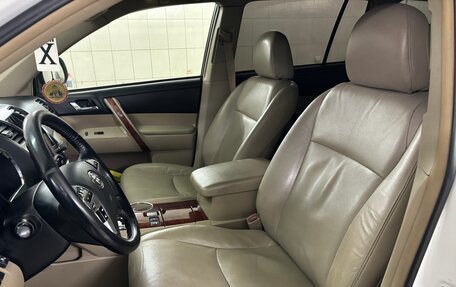 Toyota Highlander III, 2011 год, 2 100 000 рублей, 10 фотография