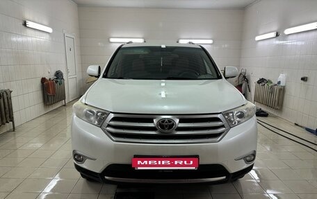 Toyota Highlander III, 2011 год, 2 100 000 рублей, 8 фотография