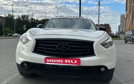 Infiniti QX70, 2014 год, 1 850 000 рублей, 8 фотография
