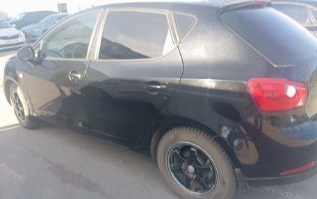 SEAT Ibiza IV рестайлинг 2, 2011 год, 500 000 рублей, 4 фотография