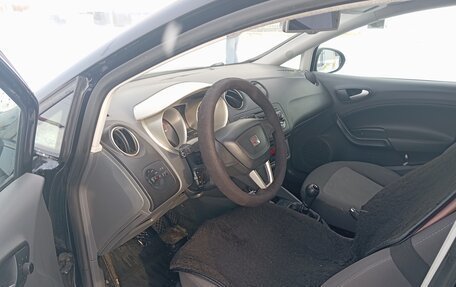 SEAT Ibiza IV рестайлинг 2, 2011 год, 500 000 рублей, 6 фотография