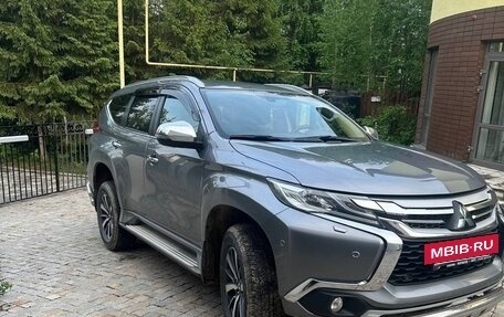 Mitsubishi Pajero Sport III рестайлинг, 2019 год, 4 100 000 рублей, 8 фотография