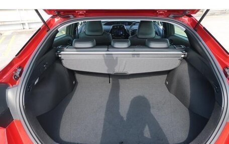Toyota Prius IV XW50, 2022 год, 1 700 000 рублей, 13 фотография
