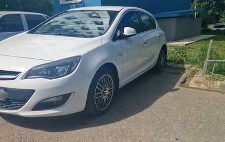 Opel Astra J, 2013 год, 990 000 рублей, 5 фотография