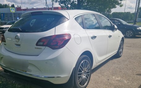 Opel Astra J, 2013 год, 990 000 рублей, 3 фотография