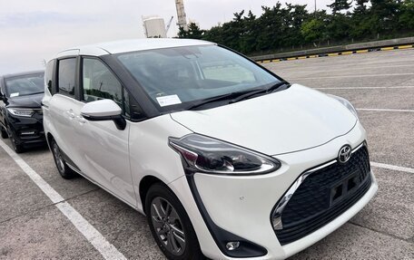Toyota Sienta II, 2021 год, 1 750 000 рублей, 34 фотография