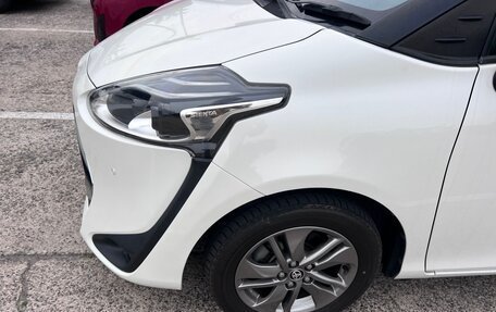 Toyota Sienta II, 2021 год, 1 750 000 рублей, 27 фотография