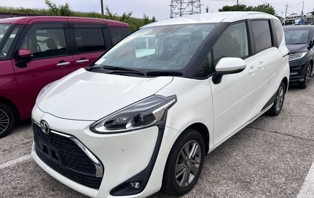 Toyota Sienta II, 2021 год, 1 750 000 рублей, 28 фотография