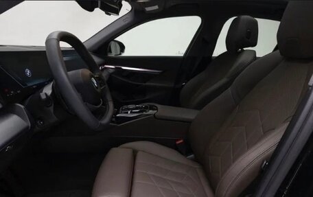 BMW 5 серия, 2024 год, 5 700 000 рублей, 5 фотография
