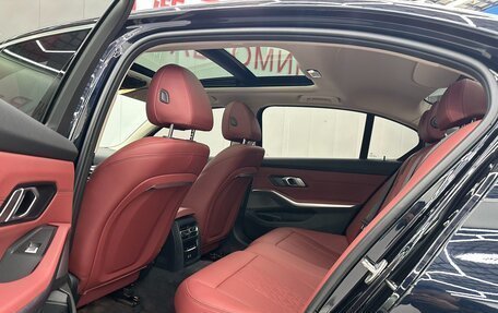 BMW 3 серия, 2023 год, 2 800 000 рублей, 11 фотография