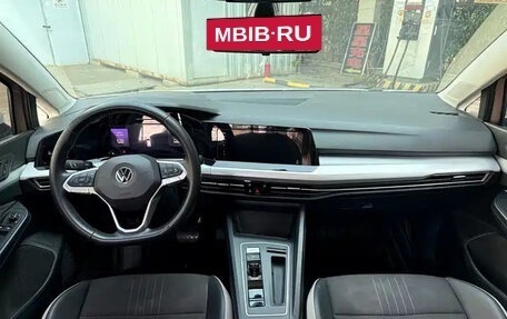 Volkswagen Golf VIII, 2021 год, 1 294 700 рублей, 5 фотография