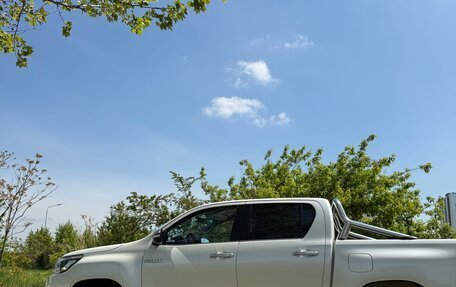 Toyota Hilux VIII, 2015 год, 3 349 000 рублей, 11 фотография