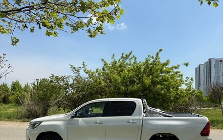 Toyota Hilux VIII, 2015 год, 3 349 000 рублей, 10 фотография