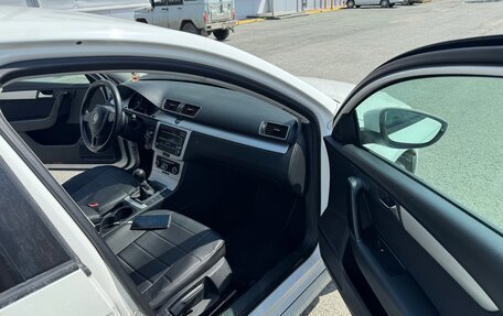 Volkswagen Passat B7, 2011 год, 800 000 рублей, 10 фотография