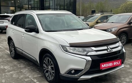 Mitsubishi Outlander III рестайлинг 3, 2017 год, 1 999 000 рублей, 3 фотография