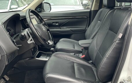 Mitsubishi Outlander III рестайлинг 3, 2017 год, 1 999 000 рублей, 11 фотография