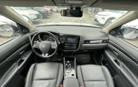 Mitsubishi Outlander III рестайлинг 3, 2017 год, 1 999 000 рублей, 15 фотография