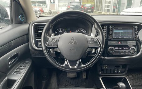 Mitsubishi Outlander III рестайлинг 3, 2017 год, 1 999 000 рублей, 16 фотография