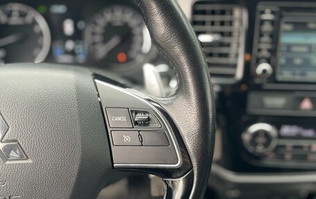 Mitsubishi Outlander III рестайлинг 3, 2017 год, 1 999 000 рублей, 18 фотография