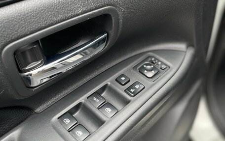 Mitsubishi Outlander III рестайлинг 3, 2017 год, 1 999 000 рублей, 25 фотография