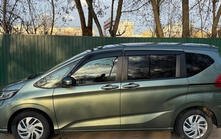 Honda Freed II, 2021 год, 1 380 000 рублей, 4 фотография