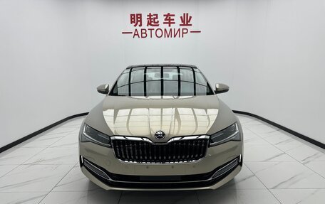 Skoda Superb III рестайлинг, 2022 год, 1 700 000 рублей, 3 фотография