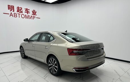Skoda Superb III рестайлинг, 2022 год, 1 700 000 рублей, 5 фотография
