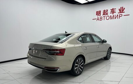 Skoda Superb III рестайлинг, 2022 год, 1 700 000 рублей, 4 фотография