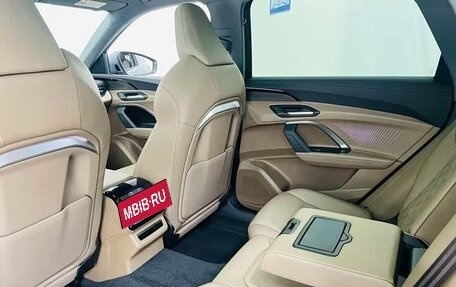 Audi Q5, 2025 год, 14 фотография