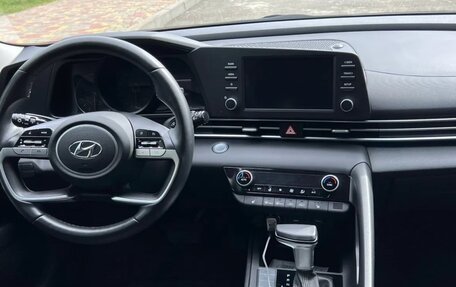 Hyundai Elantra, 2021 год, 1 425 000 рублей, 31 фотография