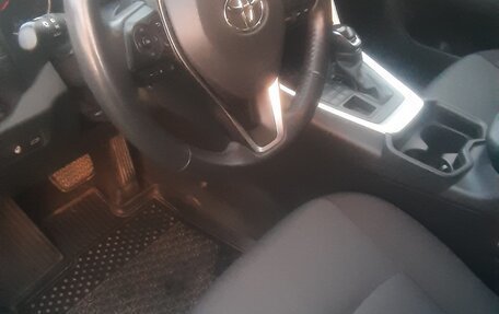 Toyota RAV4, 2020 год, 3 750 000 рублей, 9 фотография