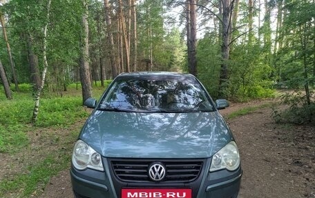 Volkswagen Polo IV рестайлинг, 2005 год, 300 000 рублей, 2 фотография